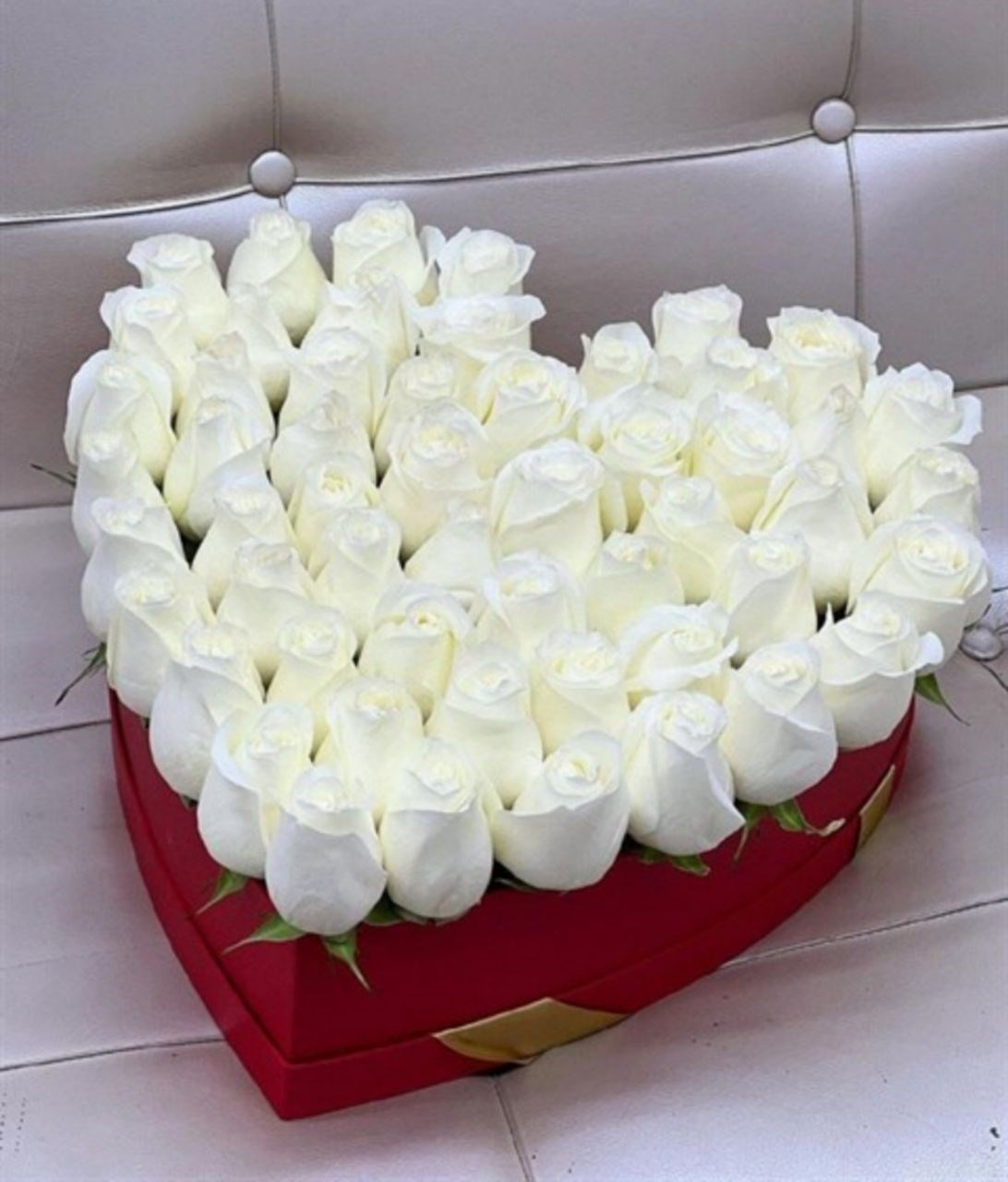 белая роза в коробке сердце - фото 5252