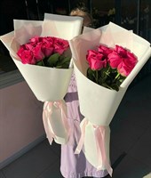 9  розовых роз